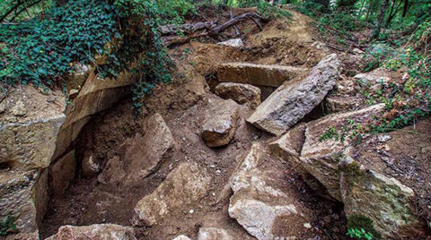 Kocaeli’de 2 Bin 500 Yıllık Mezar Odası Dozerle Yok Edildi