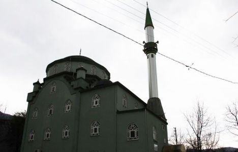 Kocaeli Orta Mahalle Camii’ne çelik minare inşa edildi!