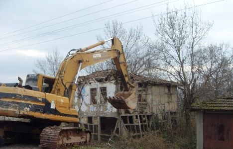 Kocaeli Hasancık’taki metruk yapı yıkıldı!