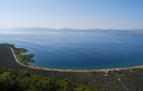 İznik Gölü’nün etrafında yapılaşma olduğu iddiası mecliste!