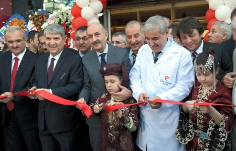 Mehmet Müezzinoğlu, Bursa’da özel bir hastanenin açılışına katıldı!