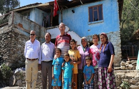 Atila Sertel’den İzmir’deki şehit ailesi için ev sözü!
