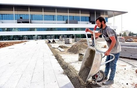 Antalya’da 10 bin kişilik spor salonu inşaatı yüzde 98 tamamlandı!