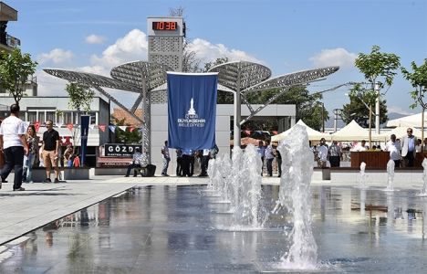 İzmir Buca Kasaplar Meydanı ve Yeraltı Otoparkı hizmete açıldı!