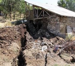 Erzincan’daki heyelanda 24 ev hasar gördü!