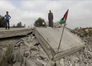 Evleri yıkılan Filistinlilerden İsrail’e tepki!