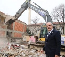 Bursa’daki eski binalar yıkılıyor!