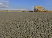 Van Gölü’nde Son 15 Yılın En Büyük Kuraklığı: Sular Çekildi, Kale Göründü!