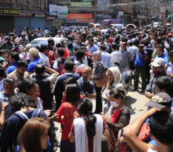 Nepal bu kez 7.4 ile sallandı