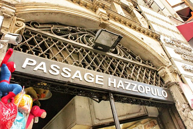 Hazzopulo Pasajı’ndaki Dükkânlara Mühürleme Kararı