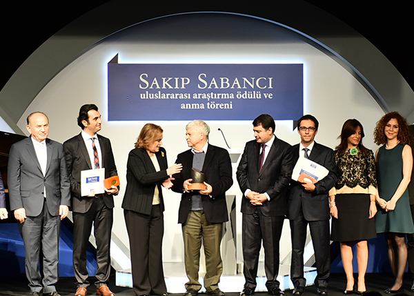 Sakıp Sabancı Uluslararası Araştırma Ödülleri’nde İlhan Tekeli’ye Jüri Özel Ödülü