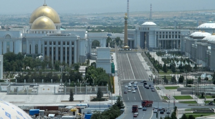 Türkmenistan’ı Türk müteahhitleri inşa ediyor
